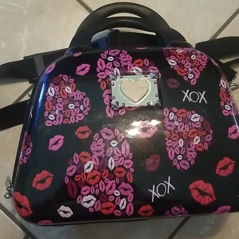 NWT Betsey Johnson Hardside Makeup case